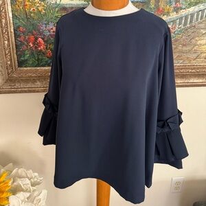 Classic and elegant, blouse by Antonio Melani. Size.S